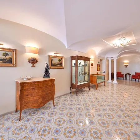 Grand Terme Di Augusto ホテル ラッコ・アメーノ