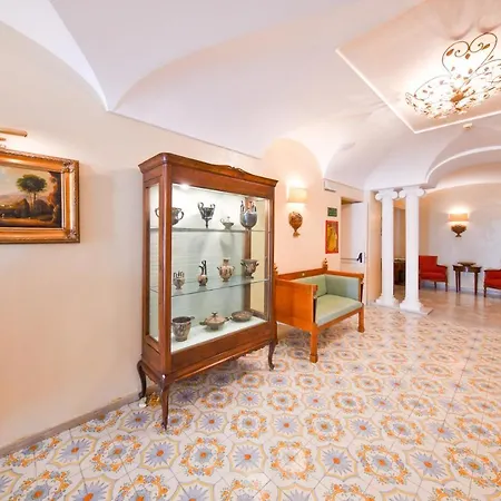 Grand Terme Di Augusto ホテル ラッコ・アメーノ