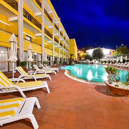 Grand Terme Di Augusto ホテル
