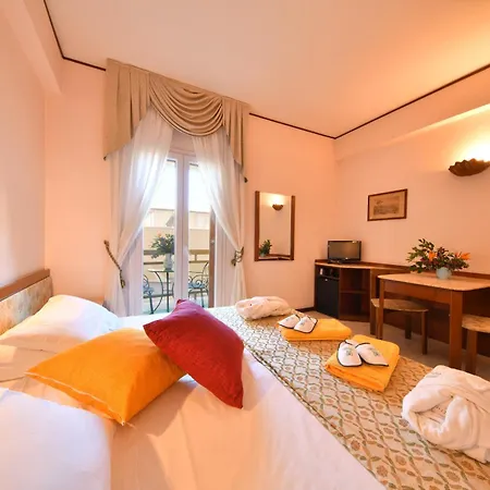 Grand Terme Di Augusto