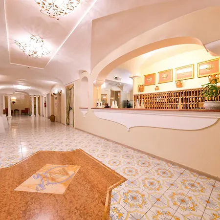Grand Terme Di Augusto