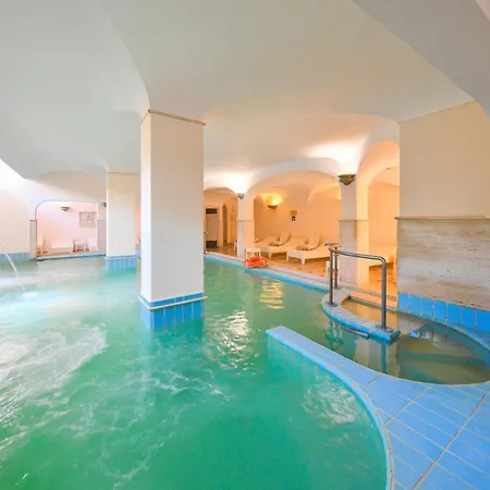 Grand Terme Di Augusto