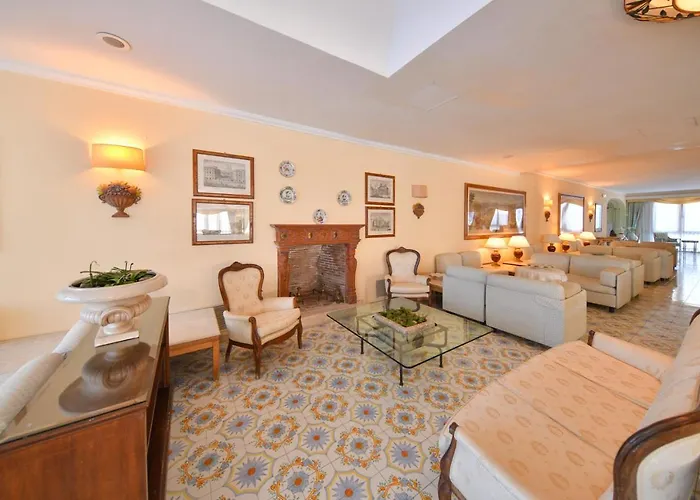 Grand Terme Di Augusto 라코아메노