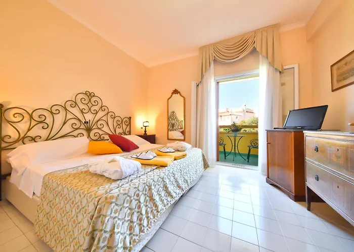 Grand Terme Di Augusto 호텔